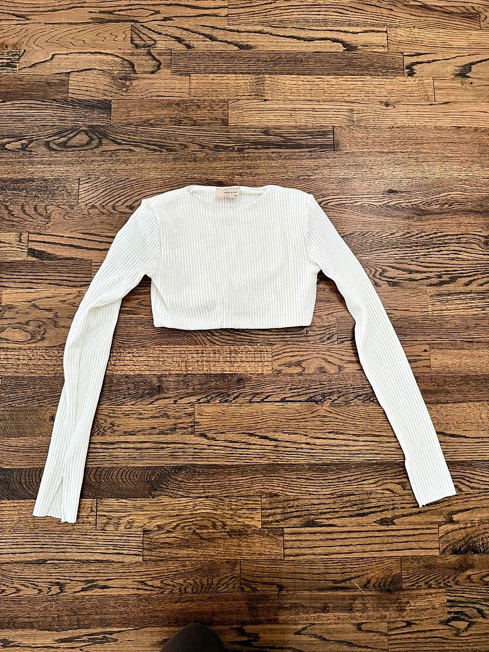 Staple & Hue White Ribbed Long Sleeve Cropped Top